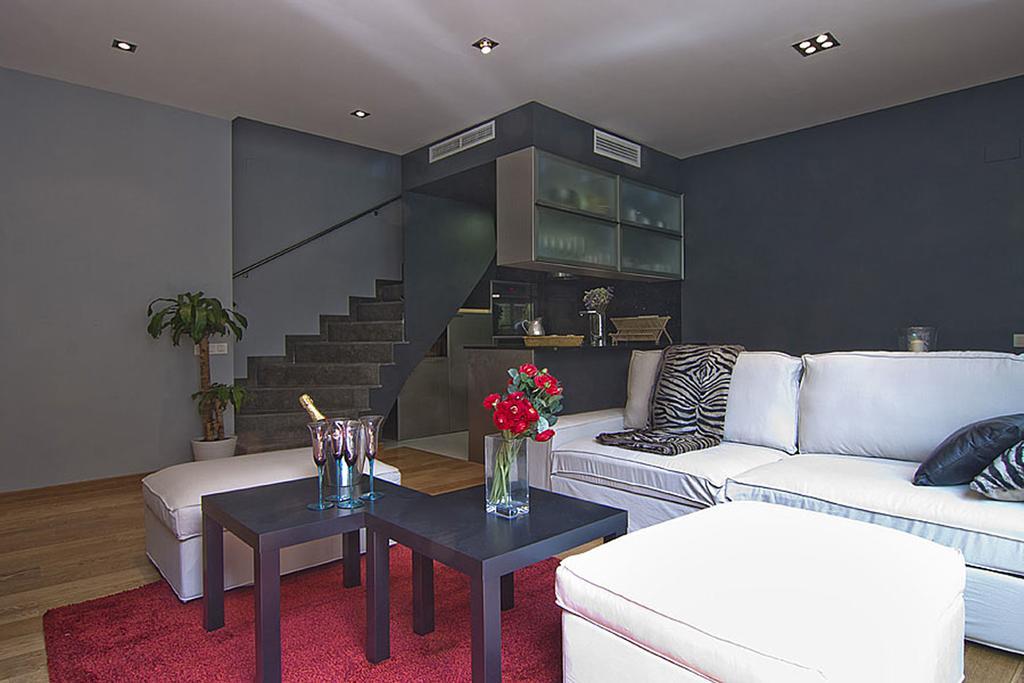 Apartment Barcelona Rentals - Gracia Pool Apartments Center エクステリア 写真